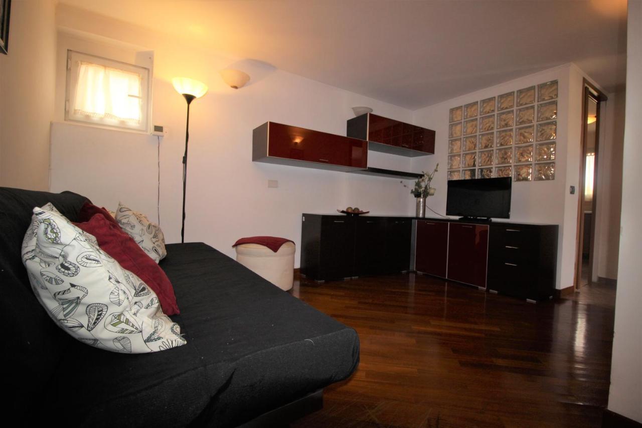 דירות Sunny Rome Attico Con Jacuzzi, Terrazzo E Fibra מראה חיצוני תמונה